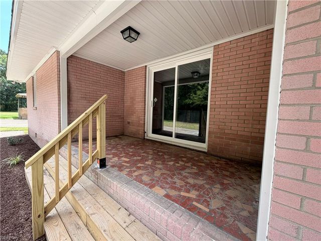 10 C C Spaulding DR, Hampton, VA 23666