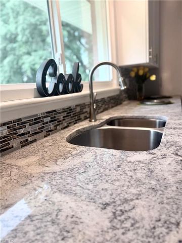 10 C C Spaulding DR, Hampton, VA 23666