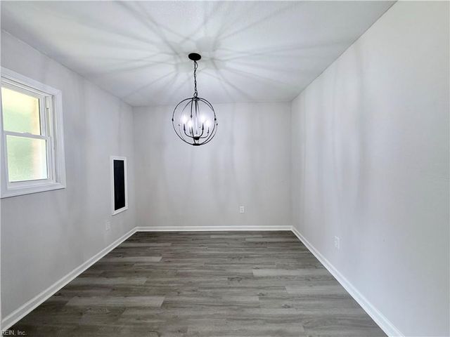 10 C C Spaulding DR, Hampton, VA 23666