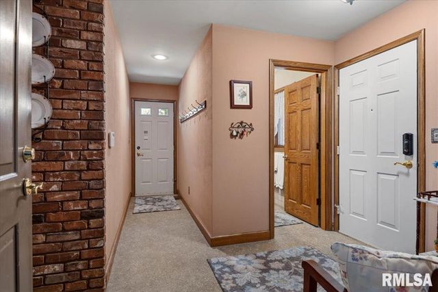 2223 CARDINAL Drive, Springfield, IL 62704