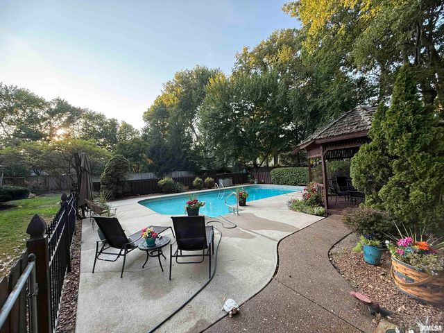 2223 CARDINAL Drive, Springfield, IL 62704