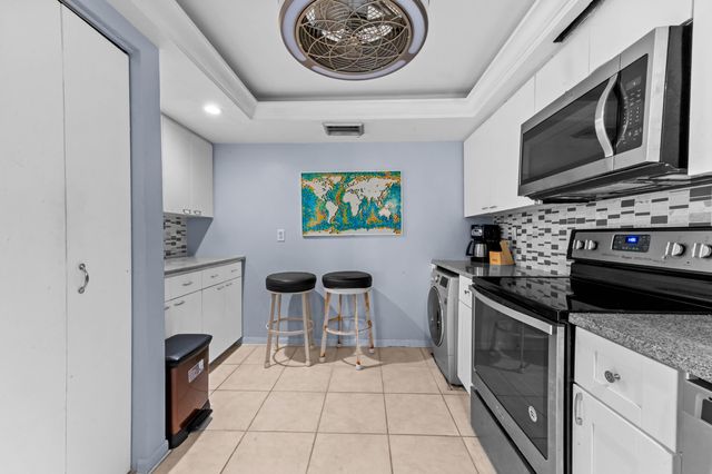 2400 Presidential Way 2004, West Palm Beach, FL 33401