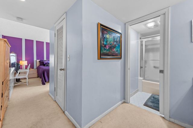 2400 Presidential Way 2004, West Palm Beach, FL 33401