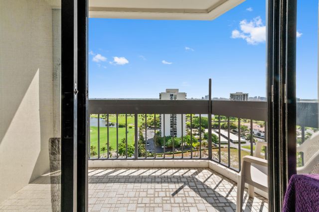 2400 Presidential Way 2004, West Palm Beach, FL 33401