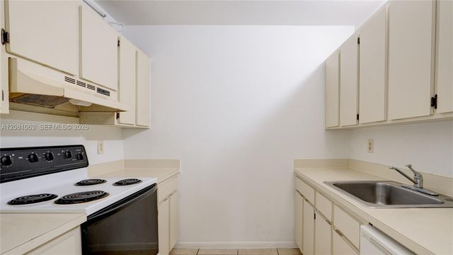 8260 SW 210th Street 308, Cutler Bay, FL 33189
