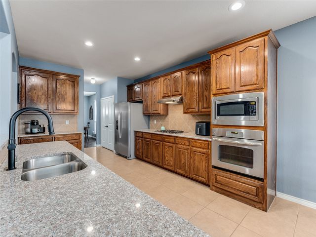 5732 Chateau Drive, Sachse, TX 75048