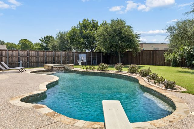 5732 Chateau Drive, Sachse, TX 75048