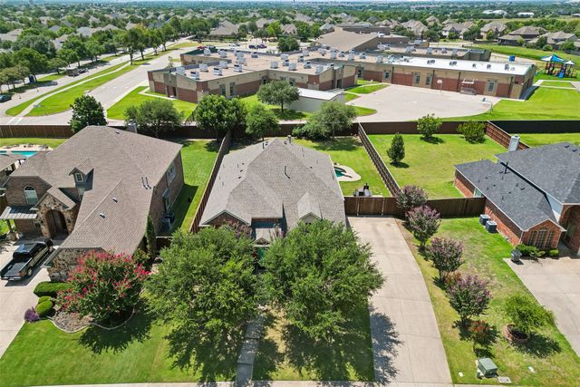 5732 Chateau Drive, Sachse, TX 75048