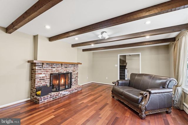 682 WHIRLAWAY DR, Warminster, PA 18974