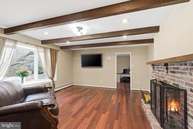 682 WHIRLAWAY DR, Warminster, PA 18974