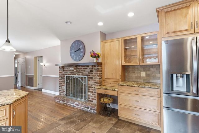 682 WHIRLAWAY DR, Warminster, PA 18974