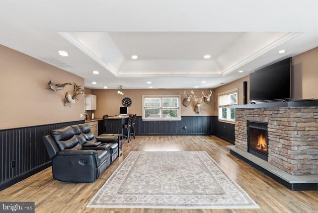 682 WHIRLAWAY DR, Warminster, PA 18974