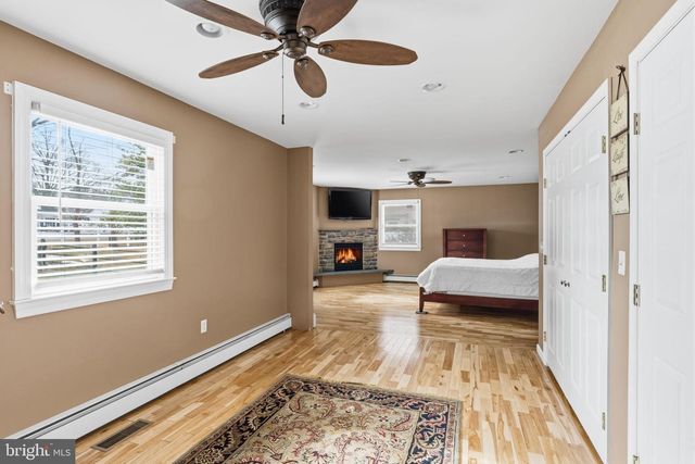 682 WHIRLAWAY DR, Warminster, PA 18974