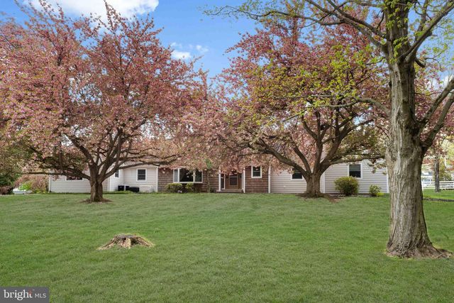 682 WHIRLAWAY DR, Warminster, PA 18974
