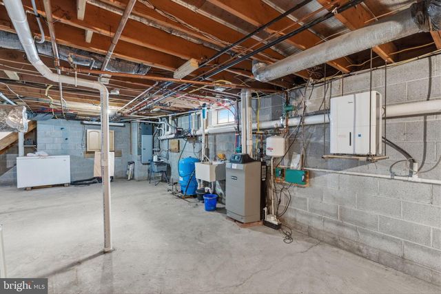 682 WHIRLAWAY DR, Warminster, PA 18974