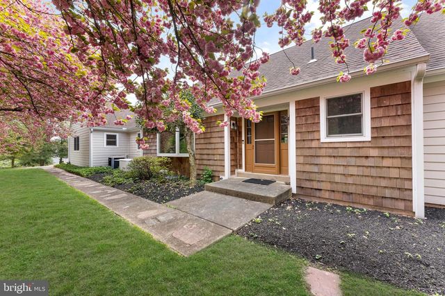 682 WHIRLAWAY DR, Warminster, PA 18974