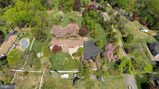 682 WHIRLAWAY DR, Warminster, PA 18974