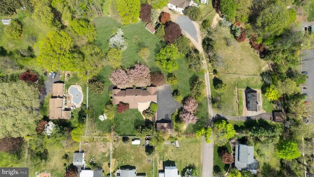 682 WHIRLAWAY DR, Warminster, PA 18974