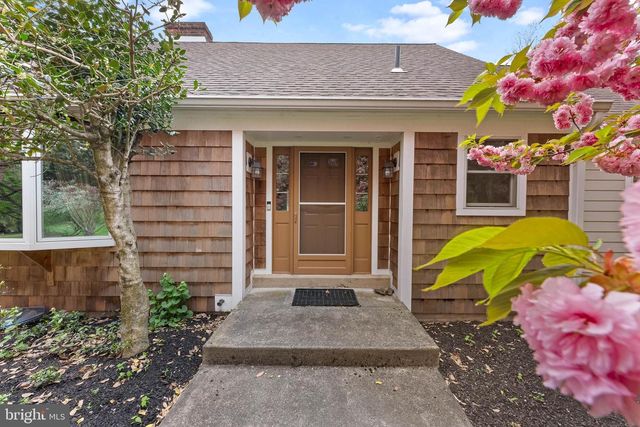 682 WHIRLAWAY DR, Warminster, PA 18974