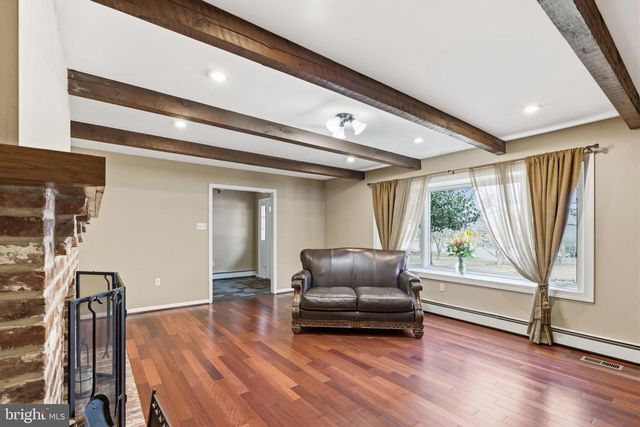 682 WHIRLAWAY DR, Warminster, PA 18974