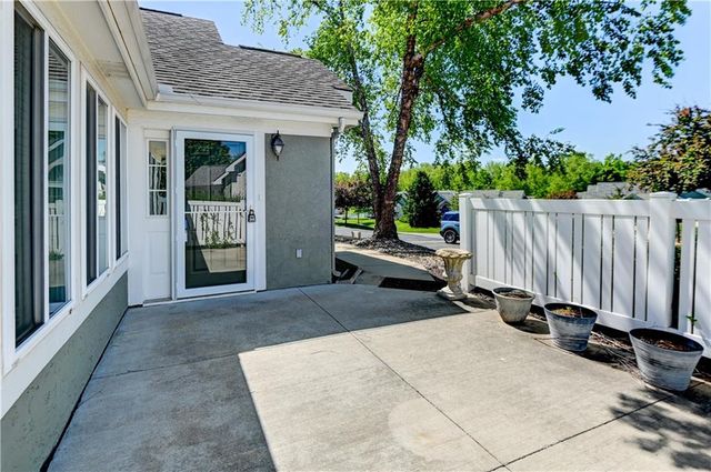 23113 W 71st Terrace, Shawnee, KS 66227