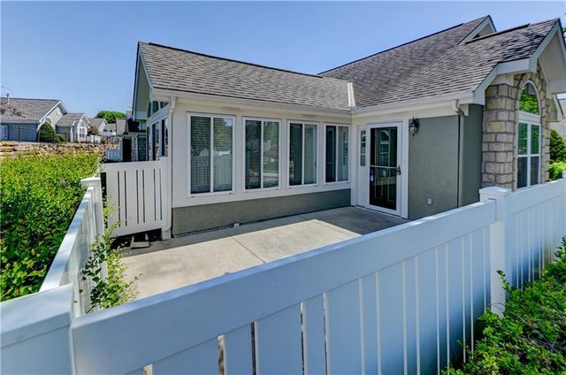 23113 W 71st Terrace, Shawnee, KS 66227
