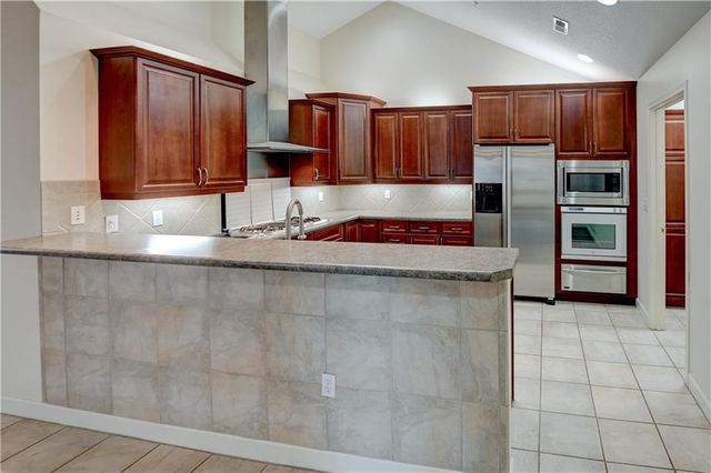 23113 W 71st Terrace, Shawnee, KS 66227