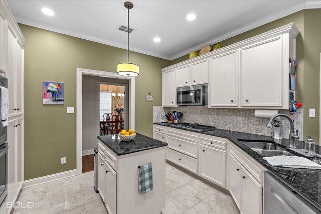 9408 Prestonwood, Shreveport, LA 71115