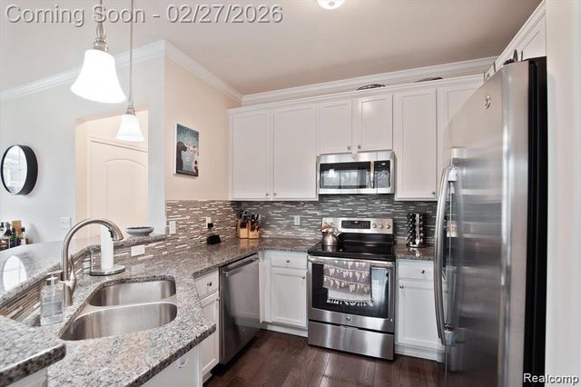 42384 GATEWAY Drive, Plymouth Charter Township, MI 48170