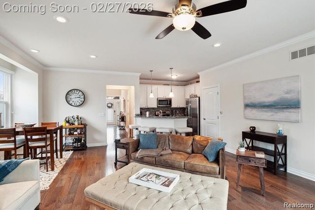 42384 GATEWAY Drive, Plymouth Charter Township, MI 48170