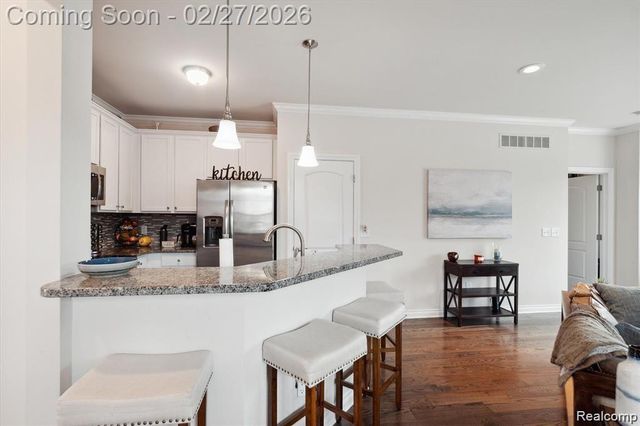 42384 GATEWAY Drive, Plymouth Charter Township, MI 48170