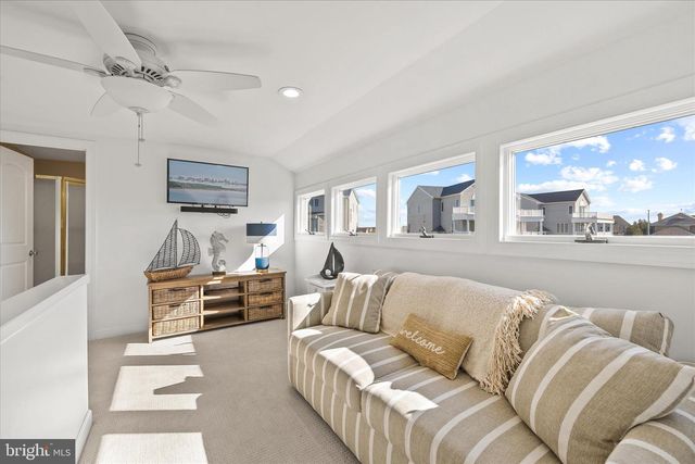 18 MALLARD DR E, Ocean Pines, MD 21811