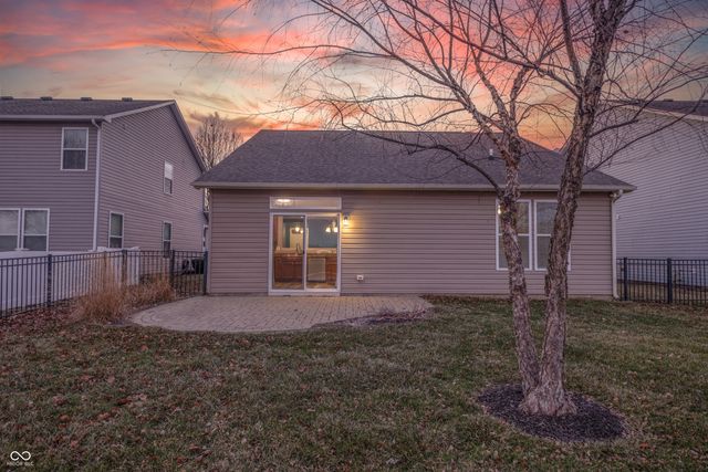 15504 Landsbrook Run E, Noblesville, IN 46060