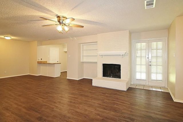 1915-1917 Spindletop Drive, Duncanville, TX 75137