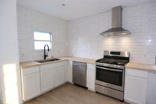 4701 17TH AVENUE S, St Petersburg, FL 33711