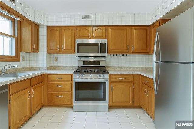 210 Pavonia Avenue, Jersey City, NJ 07302