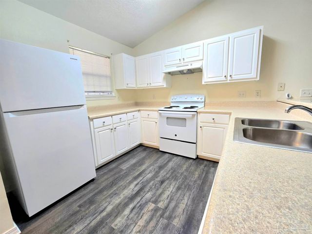 4873 La Casa Cir, Pace, FL 32571