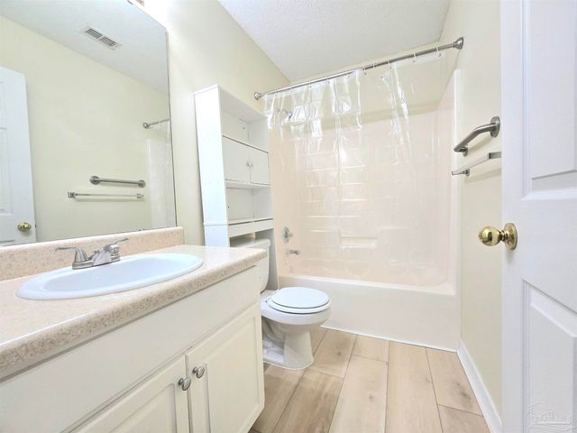 4873 La Casa Cir, Pace, FL 32571