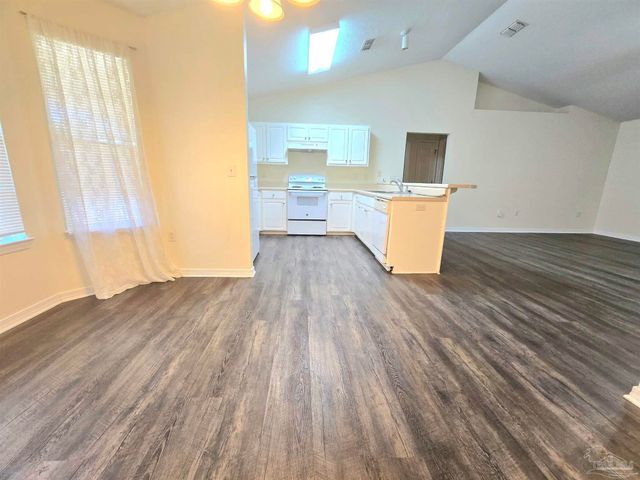 4873 La Casa Cir, Pace, FL 32571