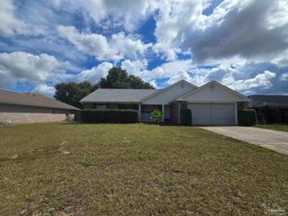 4873 La Casa Cir, Pace, FL 32571