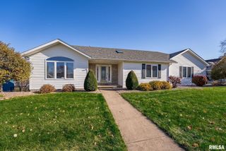 6015 VINE Street, Davenport, IA 52806