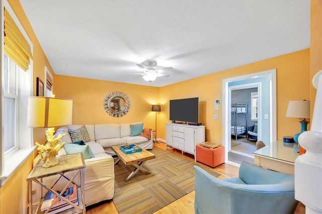 58 Orrs Avenue, Hyannis, MA 02601