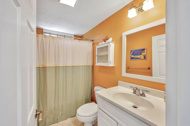 58 Orrs Avenue, Hyannis, MA 02601