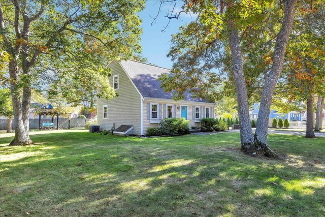 58 Orrs Avenue, Hyannis, MA 02601