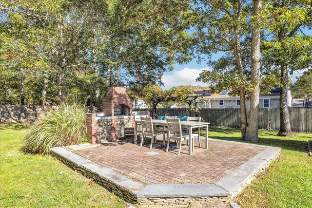 58 Orrs Avenue, Hyannis, MA 02601