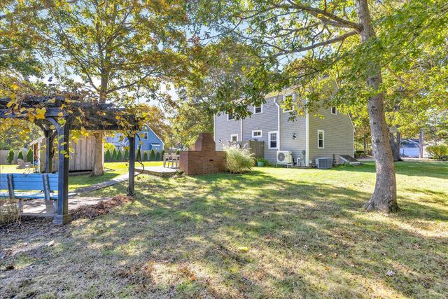 58 Orrs Avenue, Hyannis, MA 02601