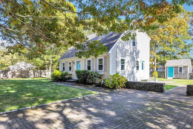 58 Orrs Avenue, Hyannis, MA 02601