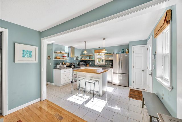 58 Orrs Avenue, Hyannis, MA 02601