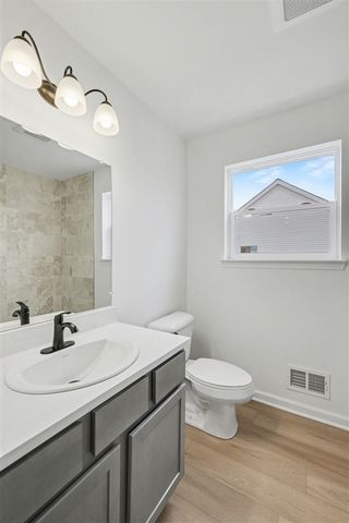 2231 Champion Lane, Burton, MI 48519