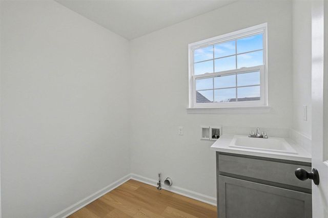 2231 Champion Lane, Burton, MI 48519